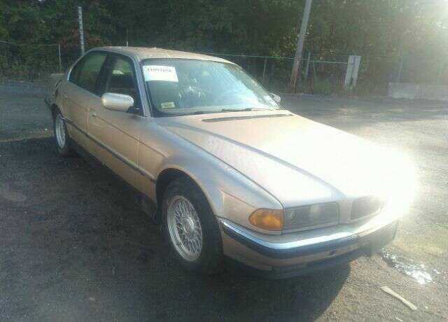 BMW 740i