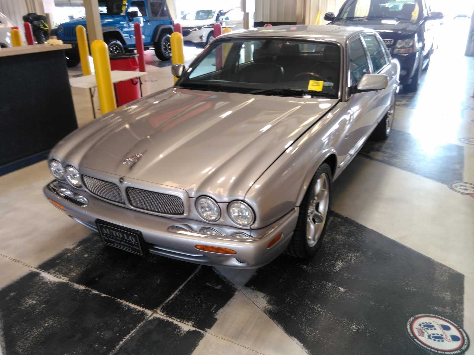 Jaguar XJR