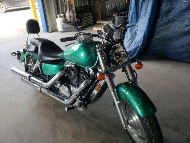 Honda VT1100C2 (SHADOW SABRE)