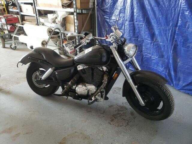 Honda VT1100C2 (SHADOW SABRE)