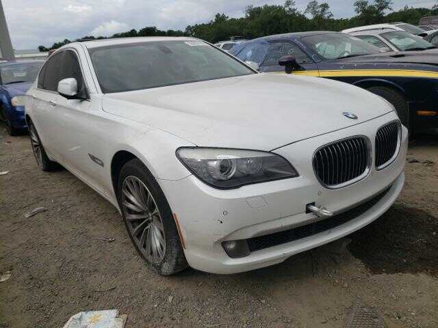 BMW 740i