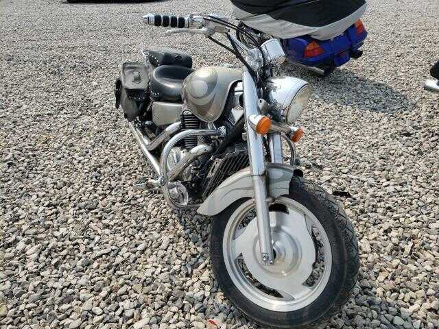 Honda VT1100C2 (SHADOW SABRE)