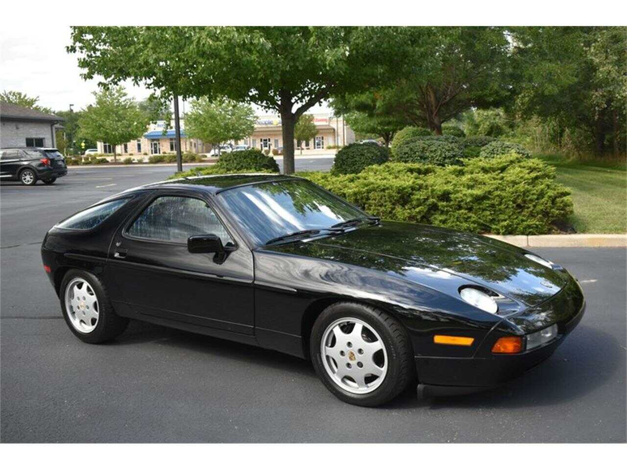Porsche 928