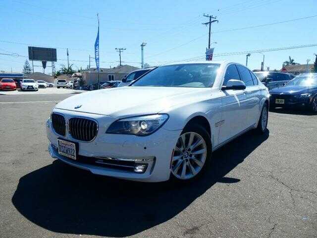 BMW 740i
