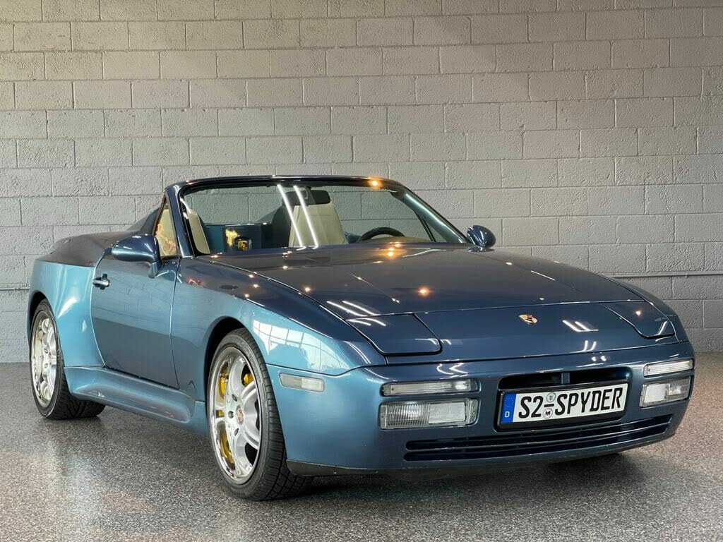 Porsche 944