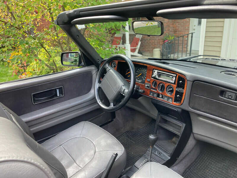 Saab 900