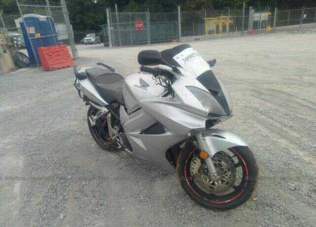 Honda VFR800A (INTERCEPTOR)