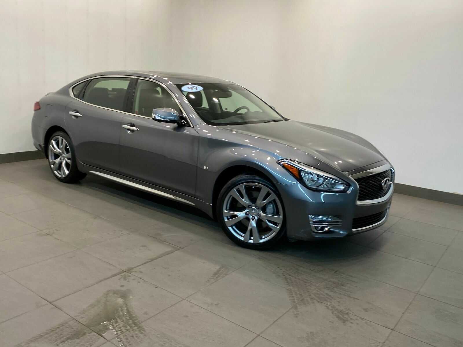 Infiniti Q70L