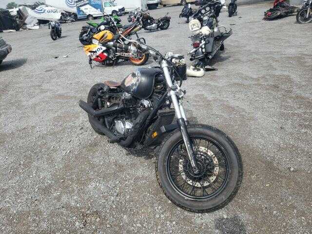Honda VT1100C2 (SHADOW ACE)