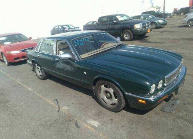 Jaguar XJR