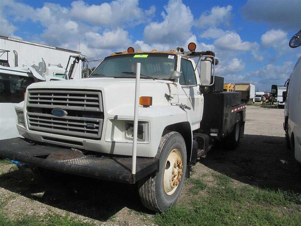 Ford F-700