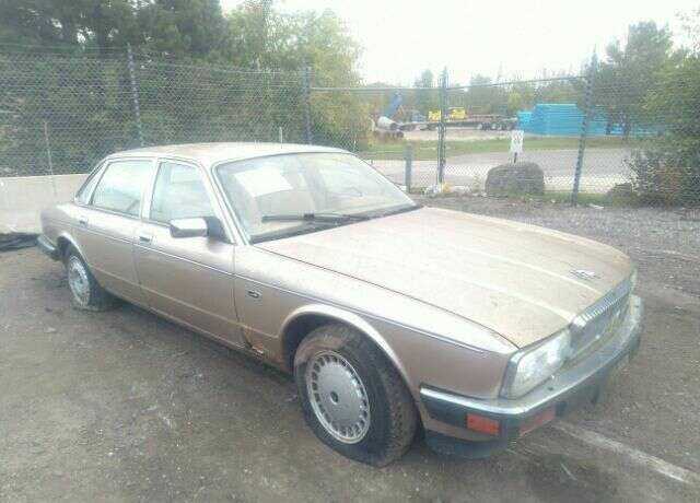 Jaguar XJ6