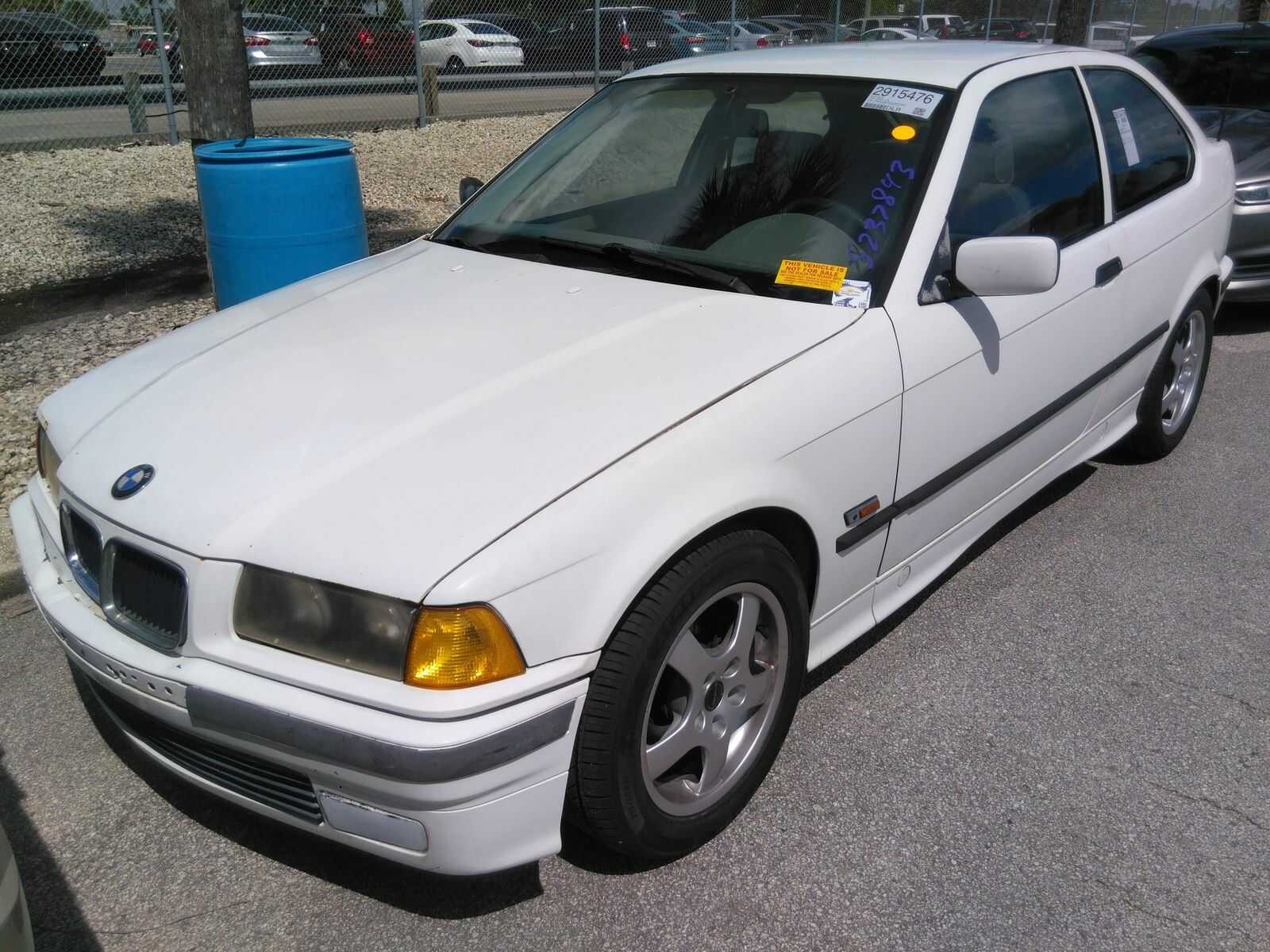 BMW 318ti