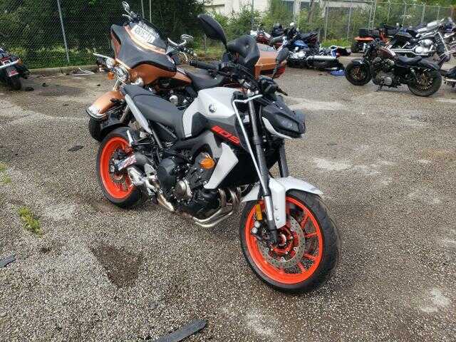 YAMAHA