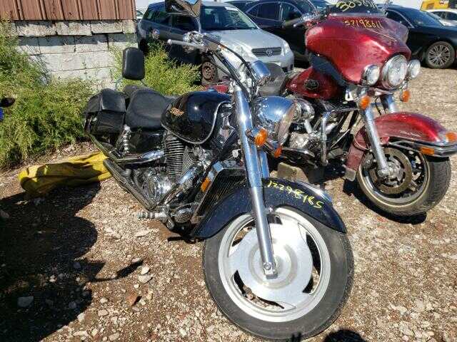 Honda VT1100C2 (SHADOW SABRE)