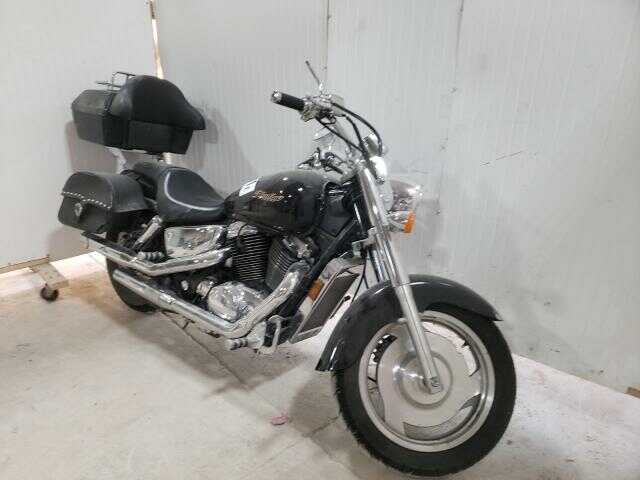 Honda VT1100C2 (SHADOW SABRE)