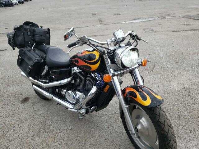 Honda VT1100C2 (SHADOW SABRE)