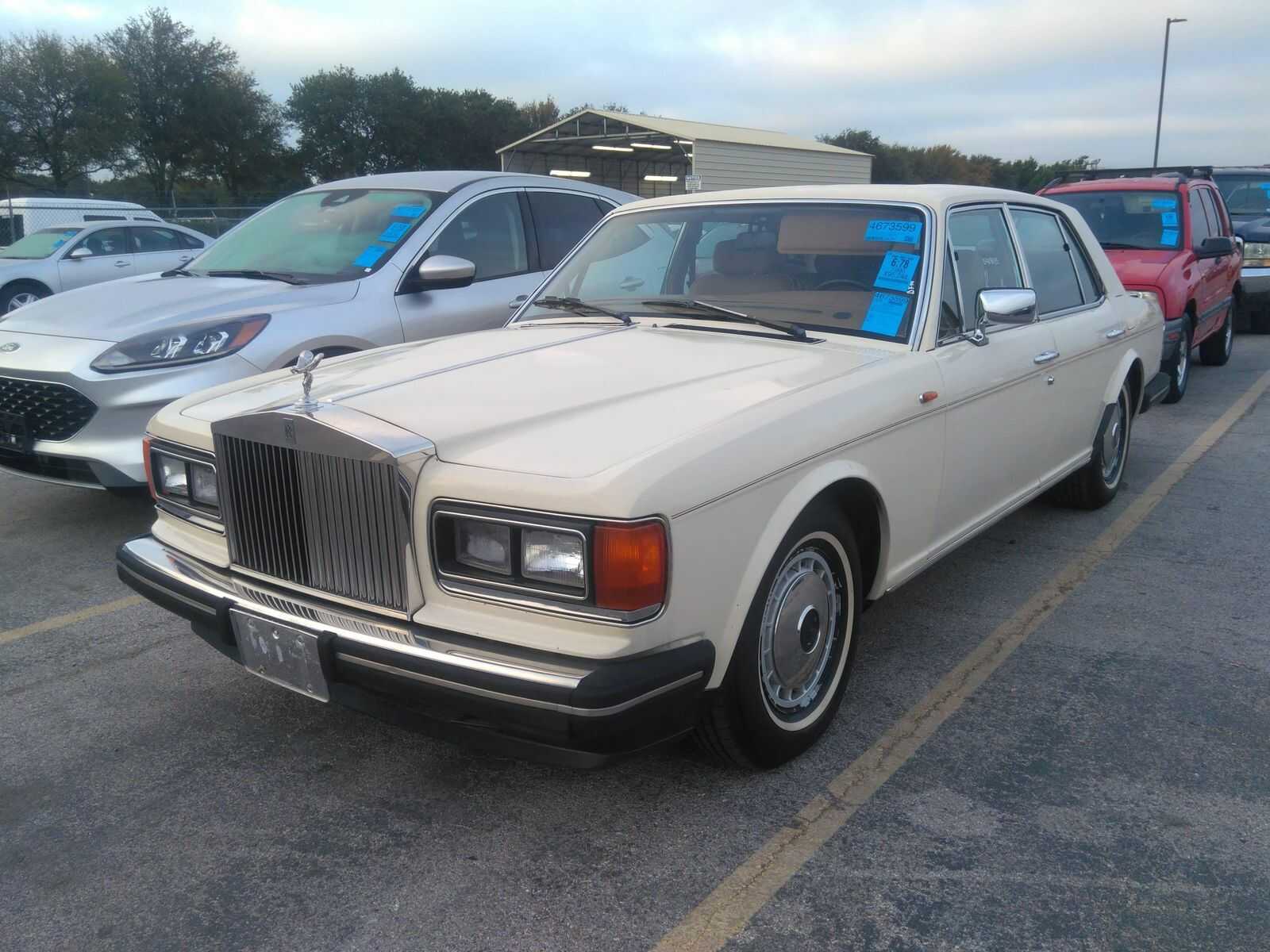 Rolls-Royce Silver Spirit