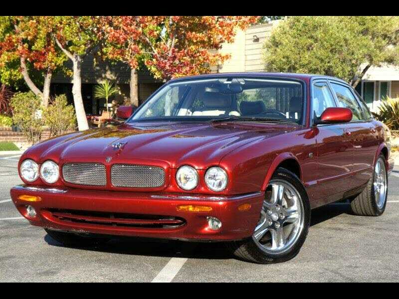 Jaguar XJR
