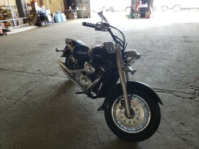 Suzuki VL800K
