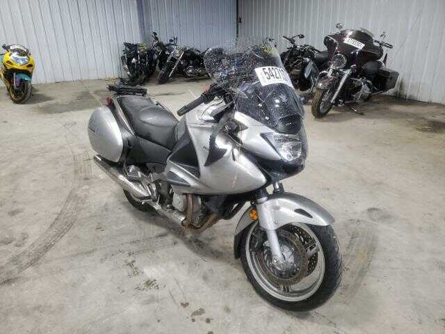 Honda NT700VA/NT700V
