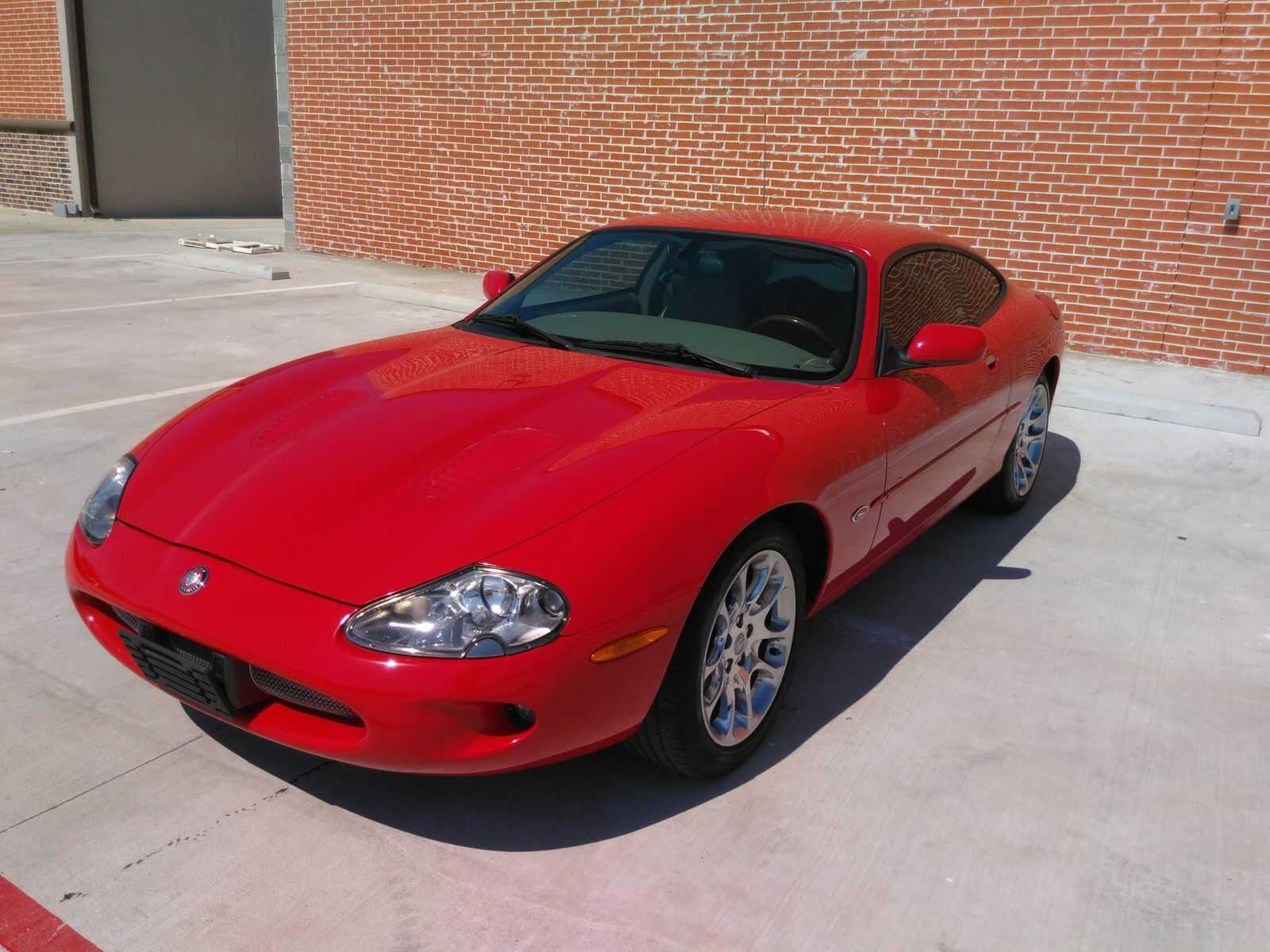 Jaguar XKR