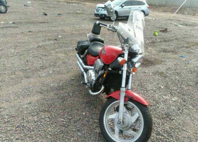 Honda VF750C (MAGNA)