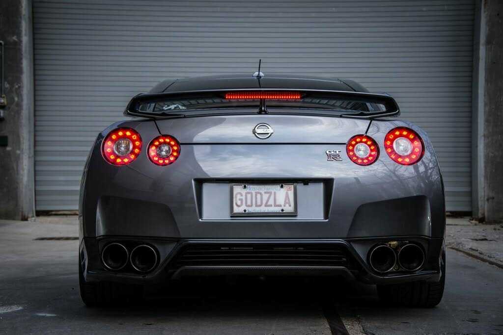 Nissan GT-R