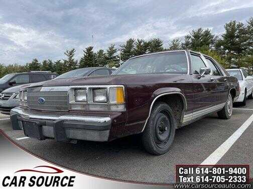 Ford Crown Victoria
