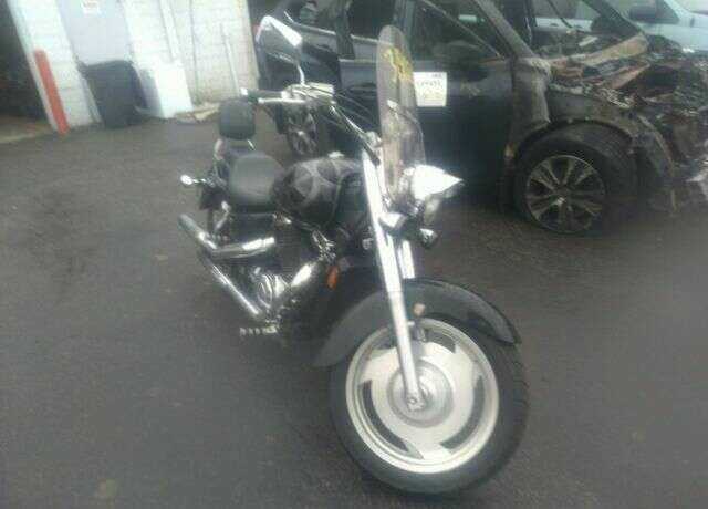Honda VT1100C2 (SHADOW SABRE)
