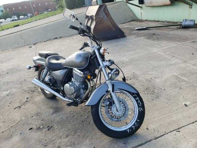 Suzuki GZ250