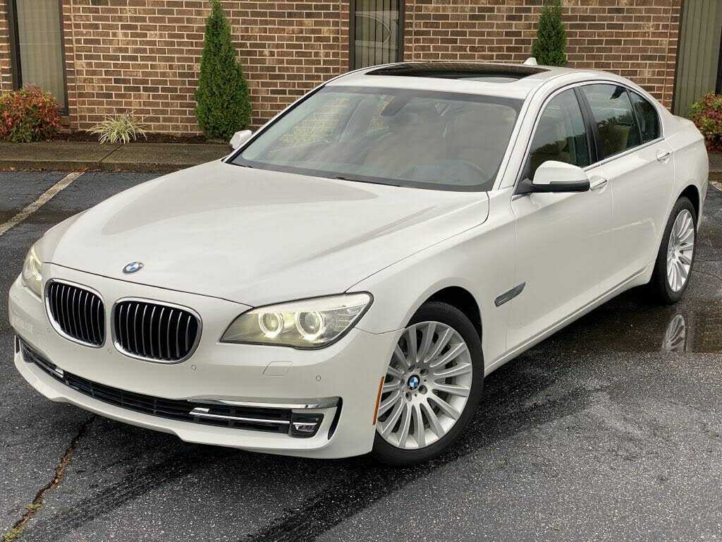 BMW 740i