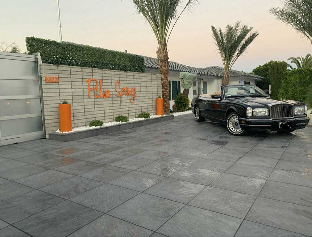 Rolls-Royce Corniche