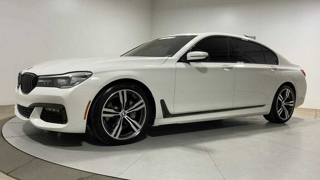 2019 BMW 740i