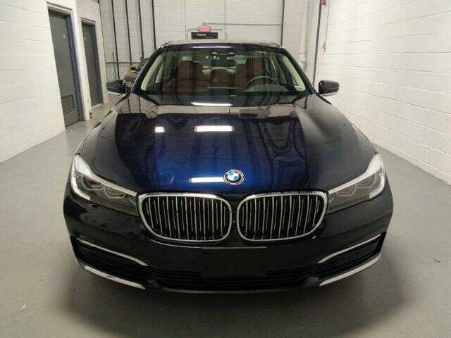BMW 740i