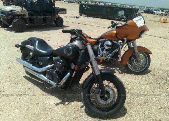 Honda VT750 (Shadow Phantom)