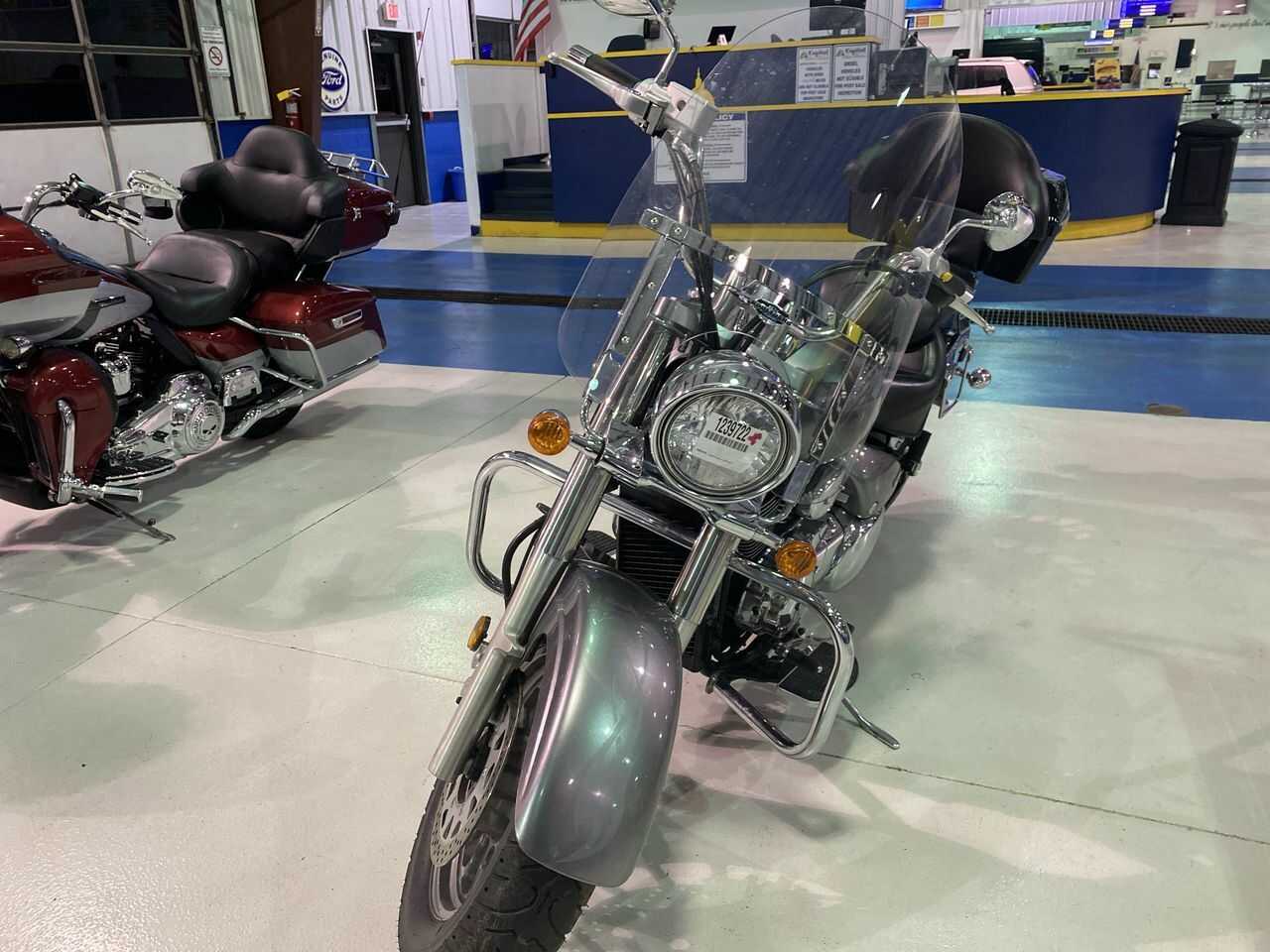 Suzuki VL800/VL800C/VL800T