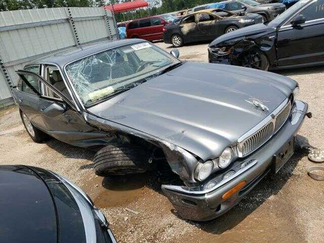 Jaguar XJ8