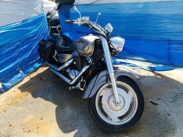 Honda VT1100C2 (SHADOW SABRE)