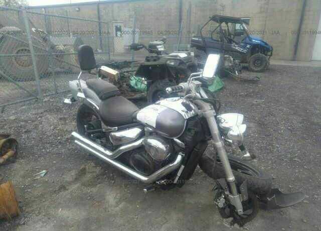 Suzuki VZ800