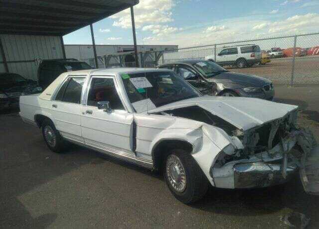Ford Crown Victoria