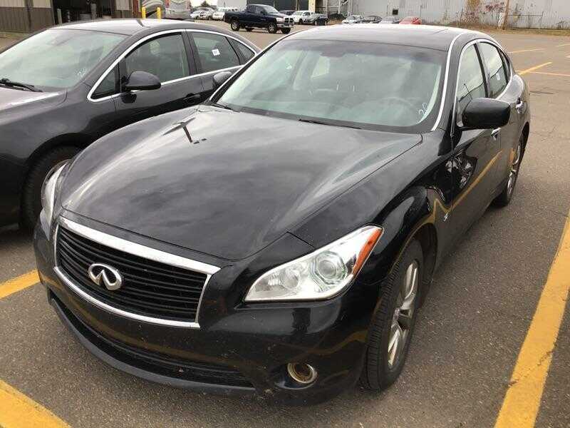 Infiniti Q70