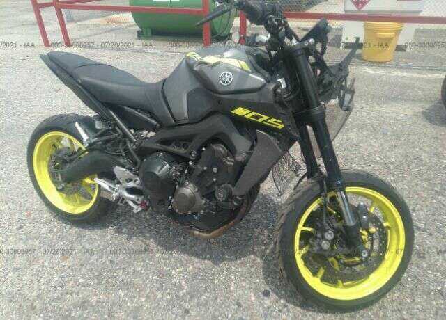 YAMAHA