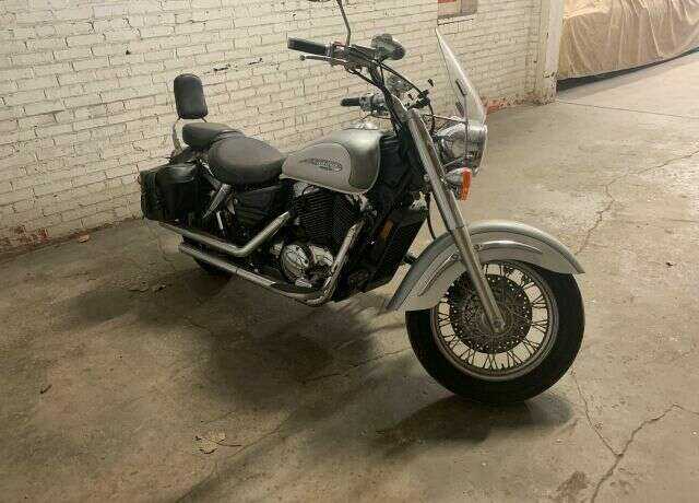 Honda VT1100C3 (SHADOW AERO)