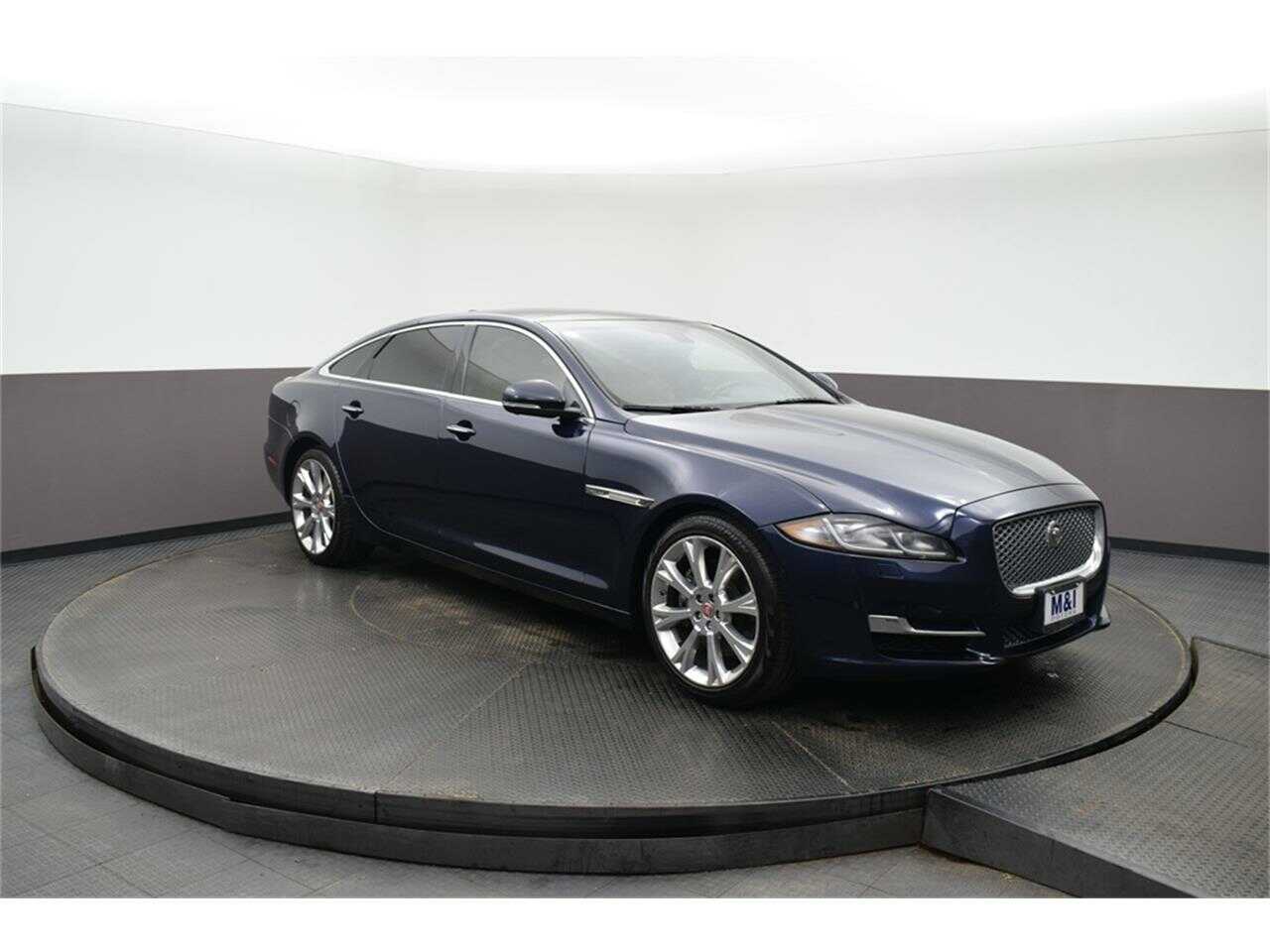 Jaguar XJ