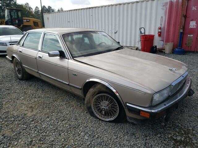 Jaguar XJ6