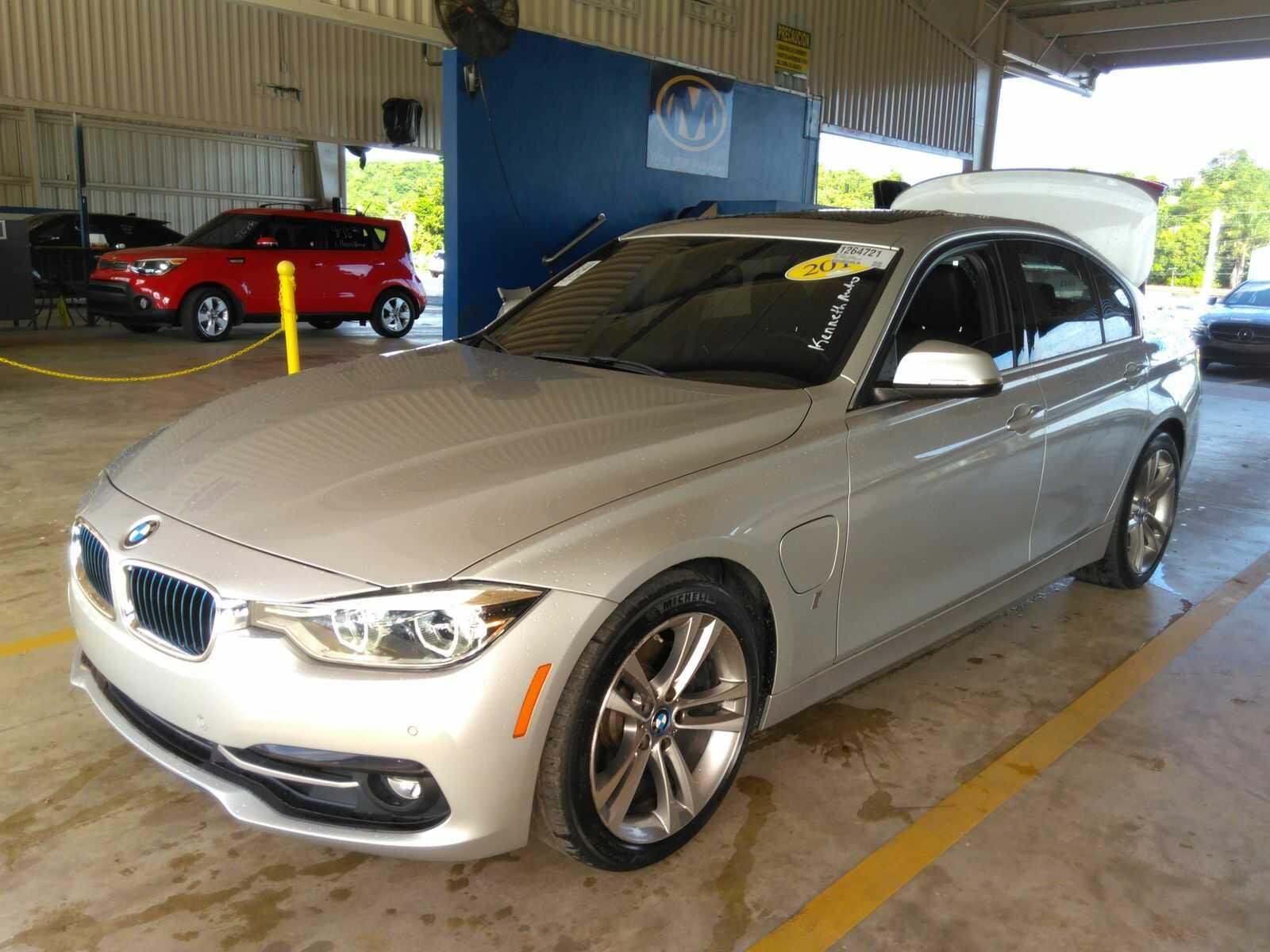 BMW 330e