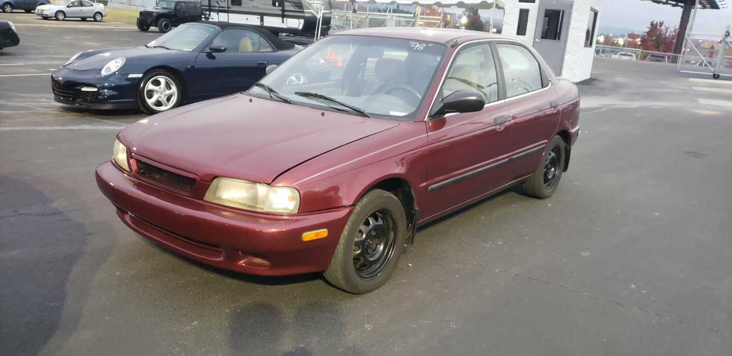 Suzuki Esteem
