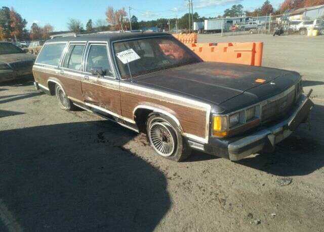 Ford Crown Victoria