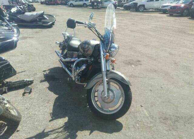 Honda VT1100C2 (SHADOW SABRE)